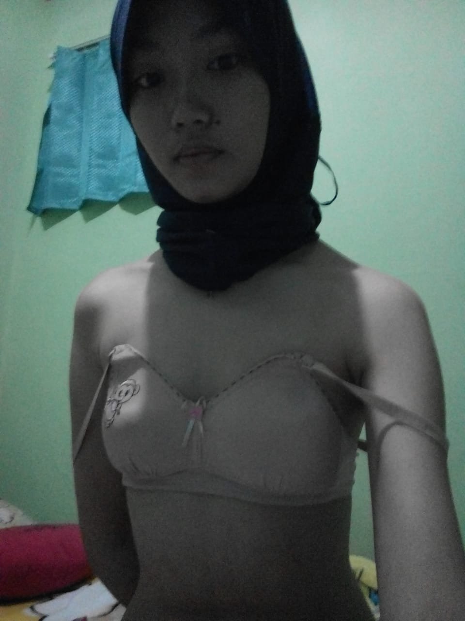 Ome TV Viral SMP, Video Kakak Jilbab Hitam Nurut Banget